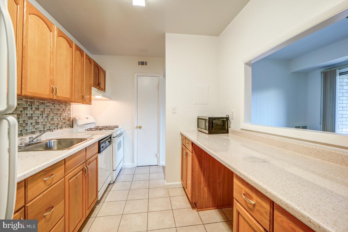 Photo 18 of 30 of 12305 BRAXFIELD CT #408 condo