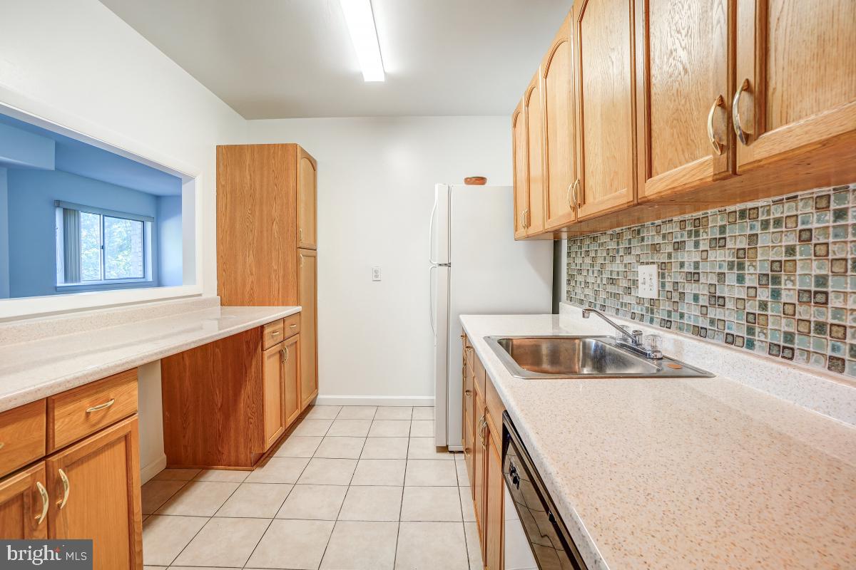 Photo 16 of 30 of 12305 BRAXFIELD CT #408 condo