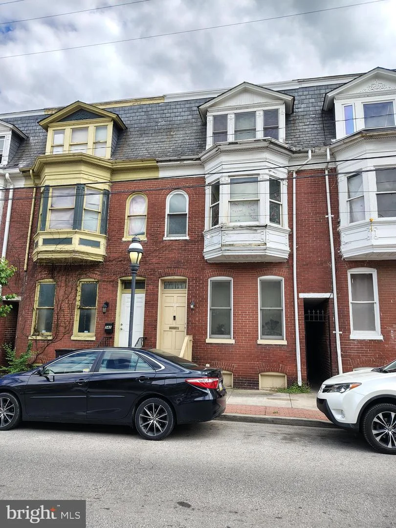 340 E Princess Street