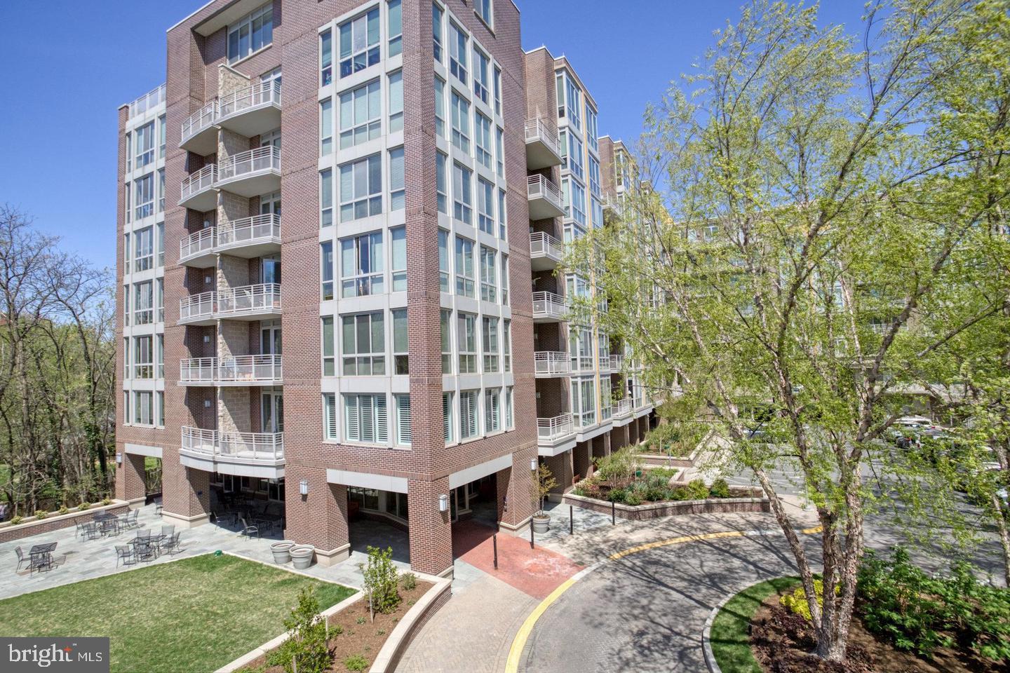 513 W Broad Street Unit 205, Falls Church, VA, 22046