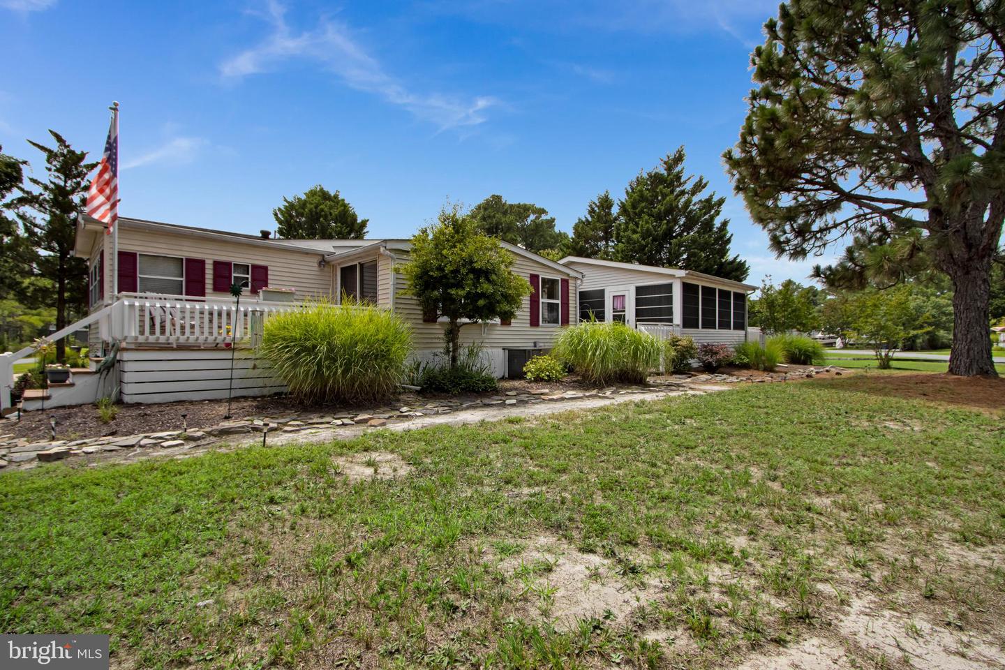 Photo 3 of 48 of 26574 Driftwood Dr #36369 mobile home