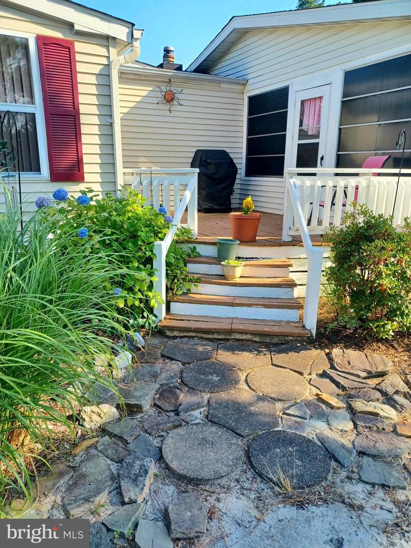 Photo 11 of 48 of 26574 Driftwood Dr #36369 mobile home
