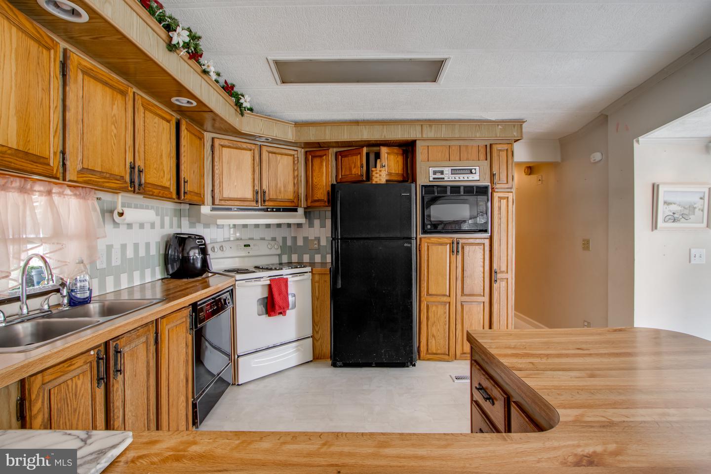 Photo 20 of 48 of 26574 Driftwood Dr #36369 mobile home