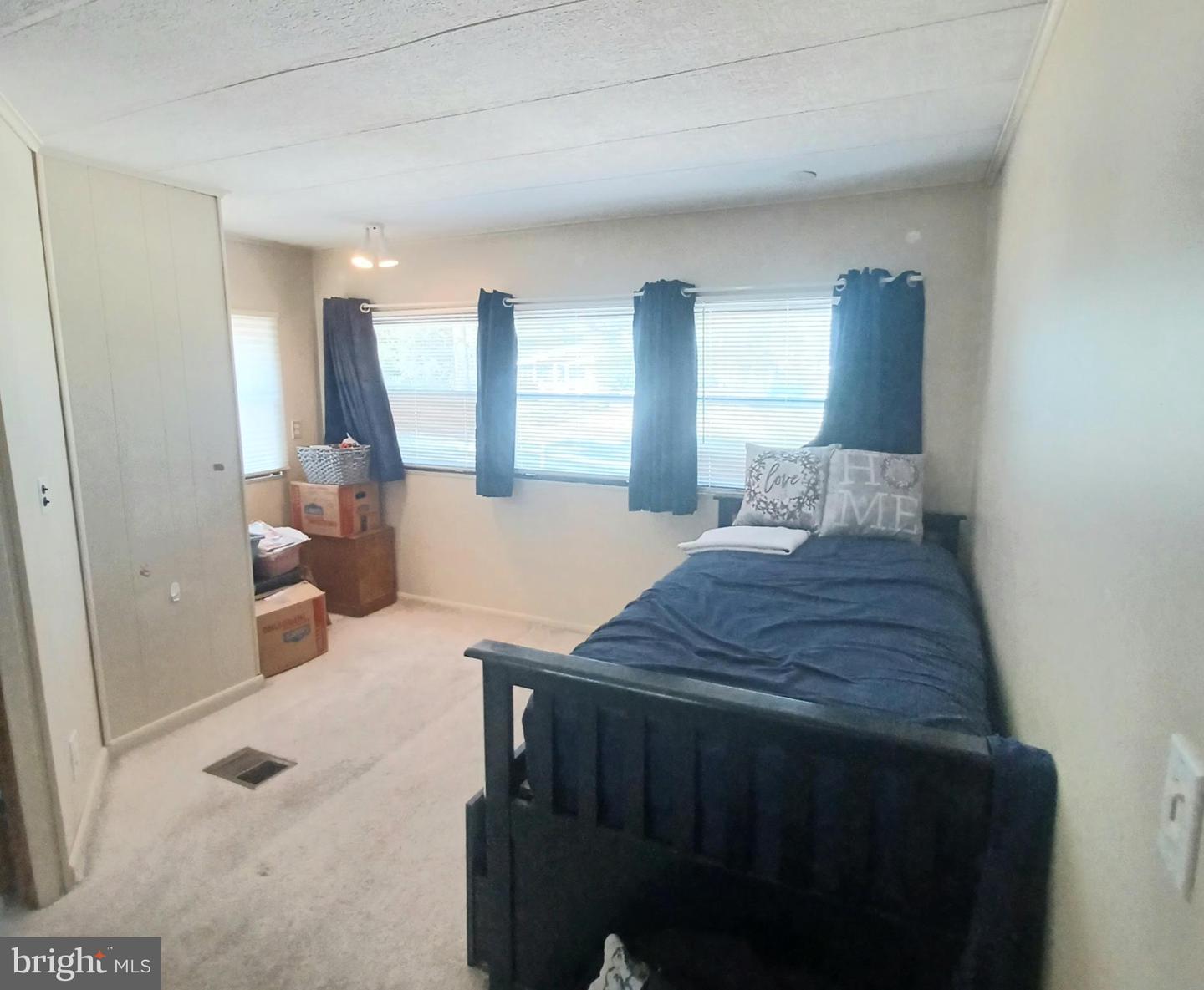 Photo 23 of 48 of 26574 Driftwood Dr #36369 mobile home
