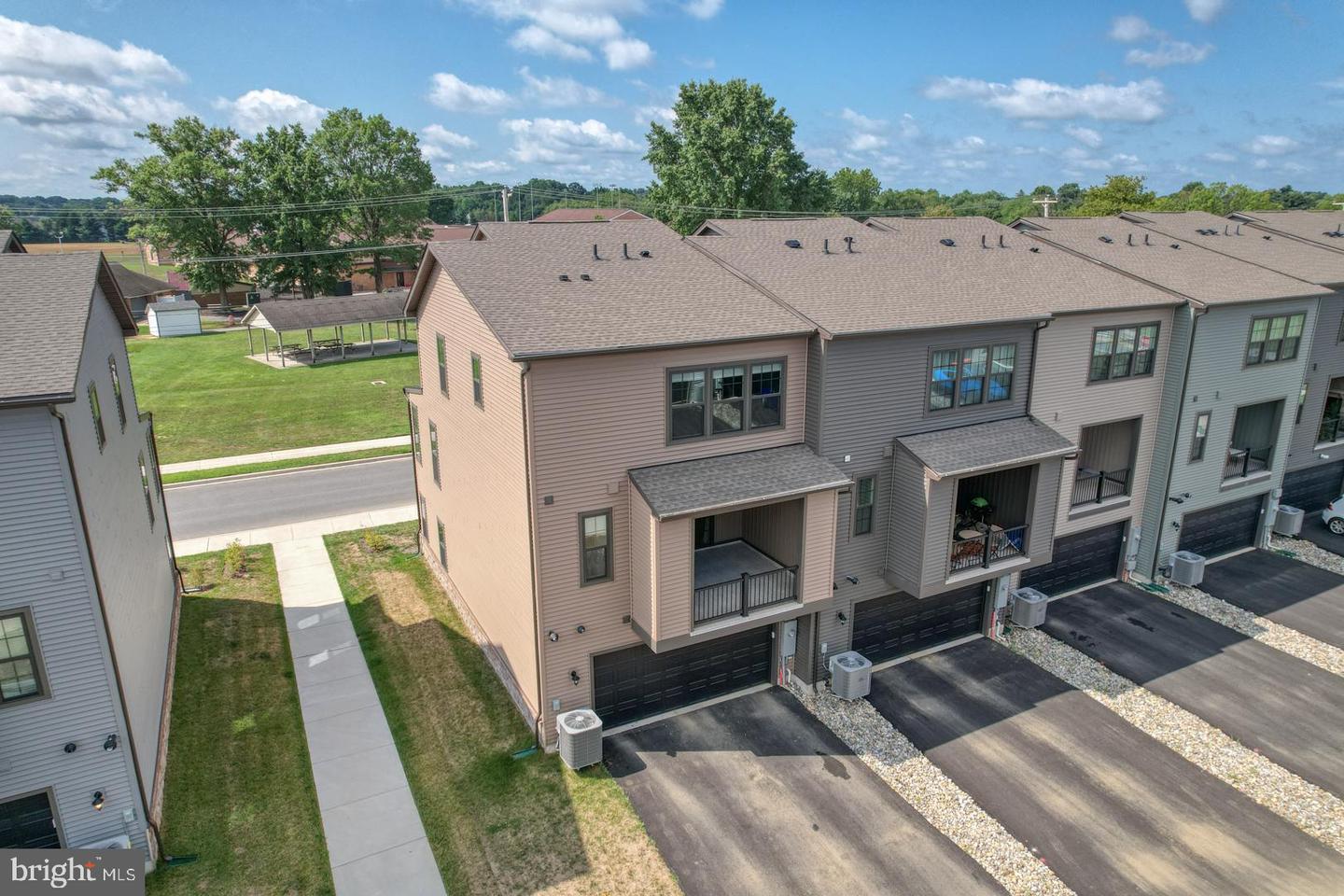 Photo 49 of 52 of 315 E Cochran St townhome