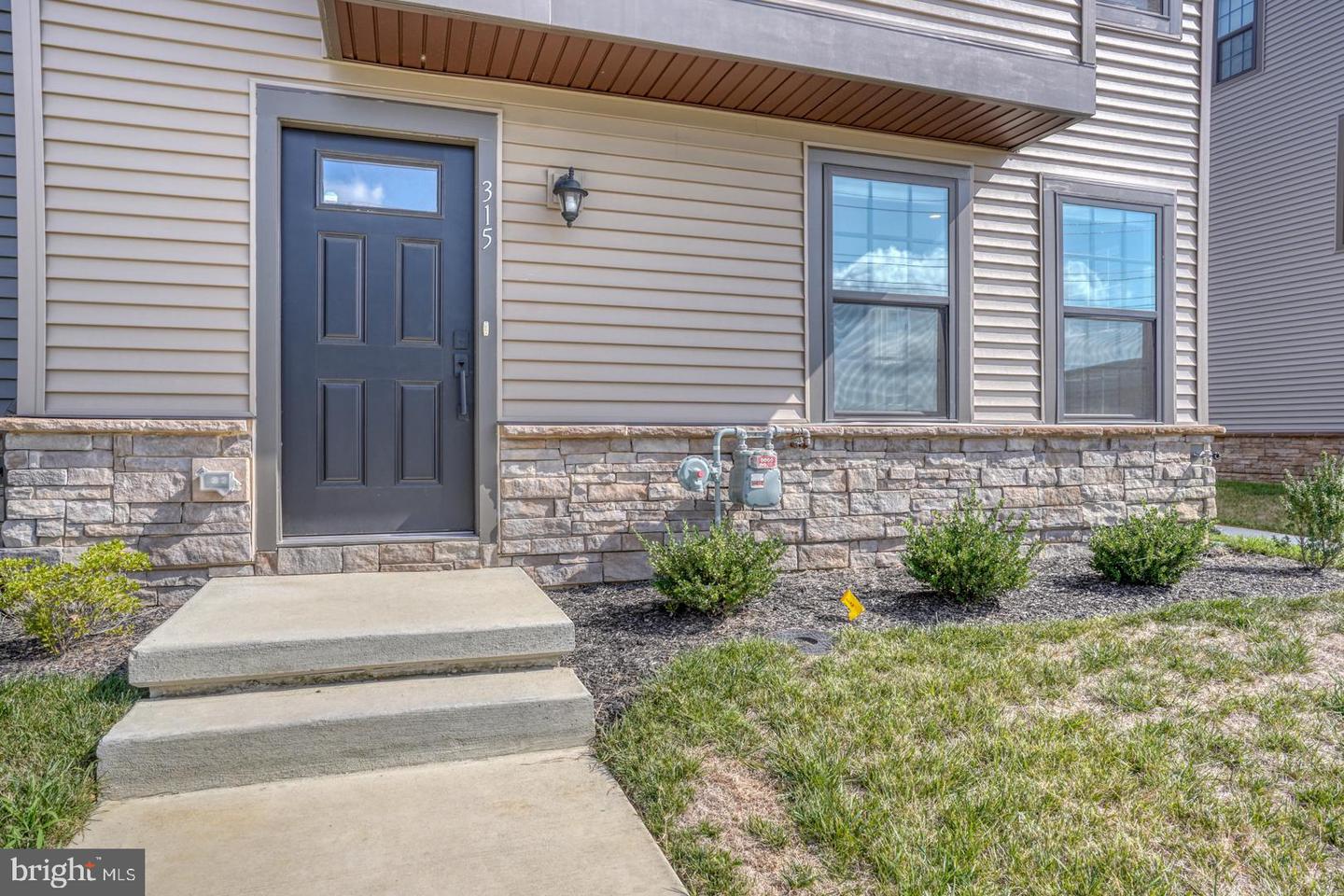 View Middletown, DE 19709 townhome