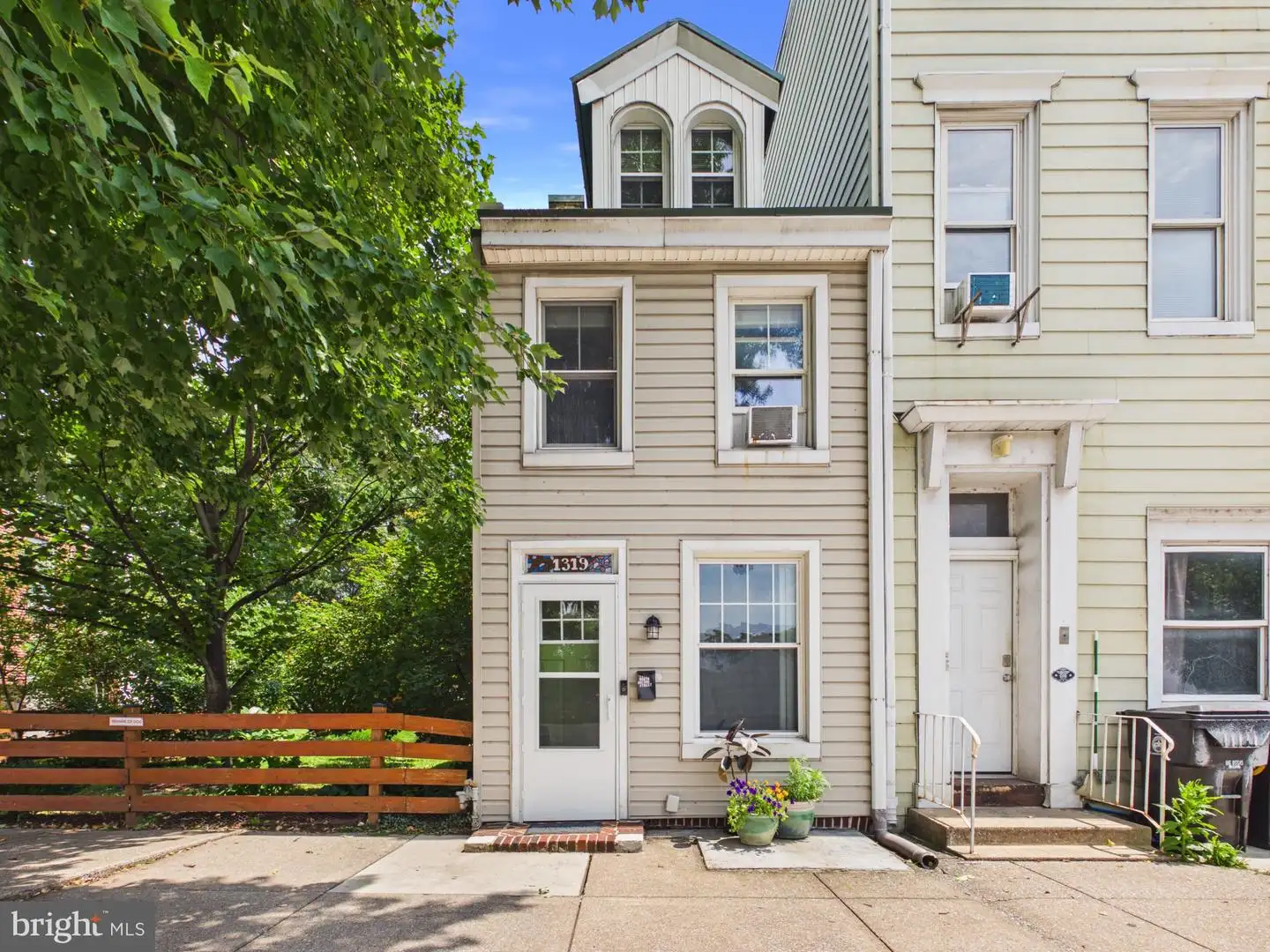 1319 N 2nd Street, Harrisburg, PA, 17102