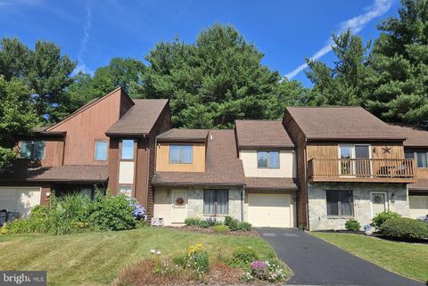 Townhouse in Coatesville PA 2 Putter LANE.jpg