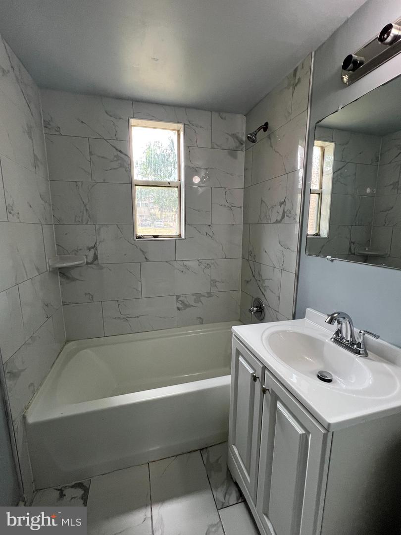 Photo 7 of 14 of 4715 1st St SW #203 condo
