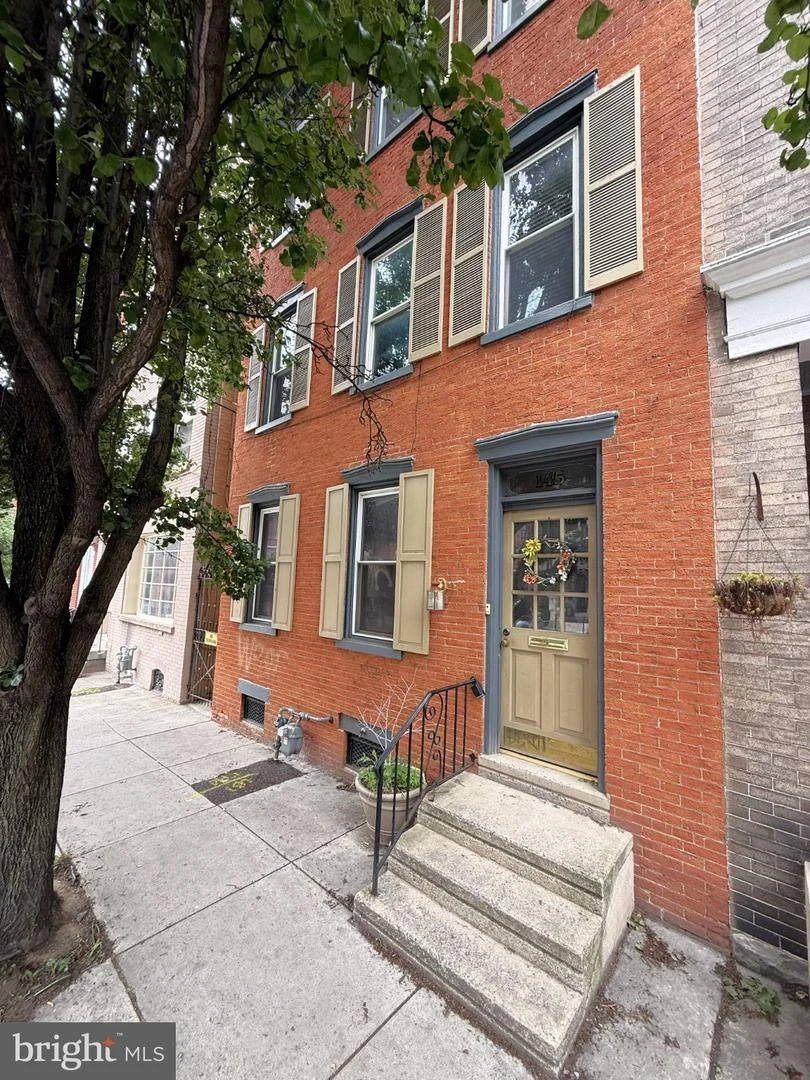 145 E Chestnut Street