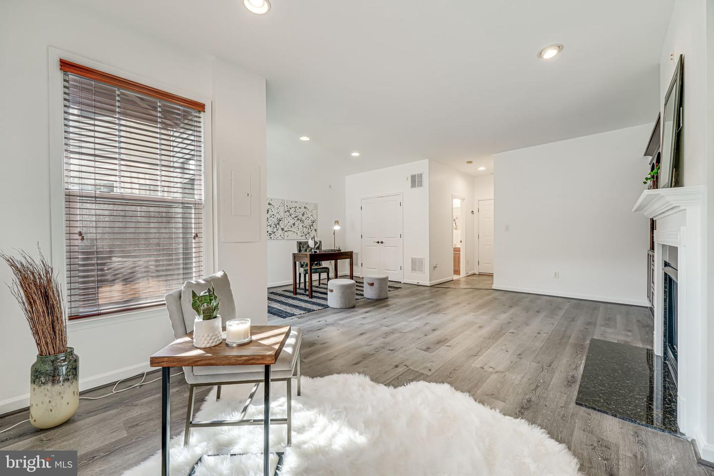 Photo 33 of 46 of 14117 Catbird Dr townhome