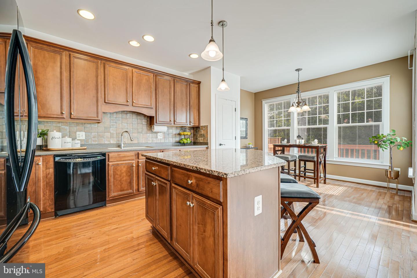 Photo 5 of 46 of 14117 Catbird Dr townhome