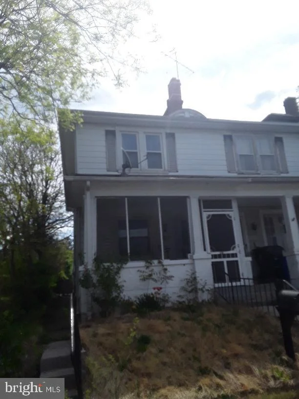 657 S 27th Street