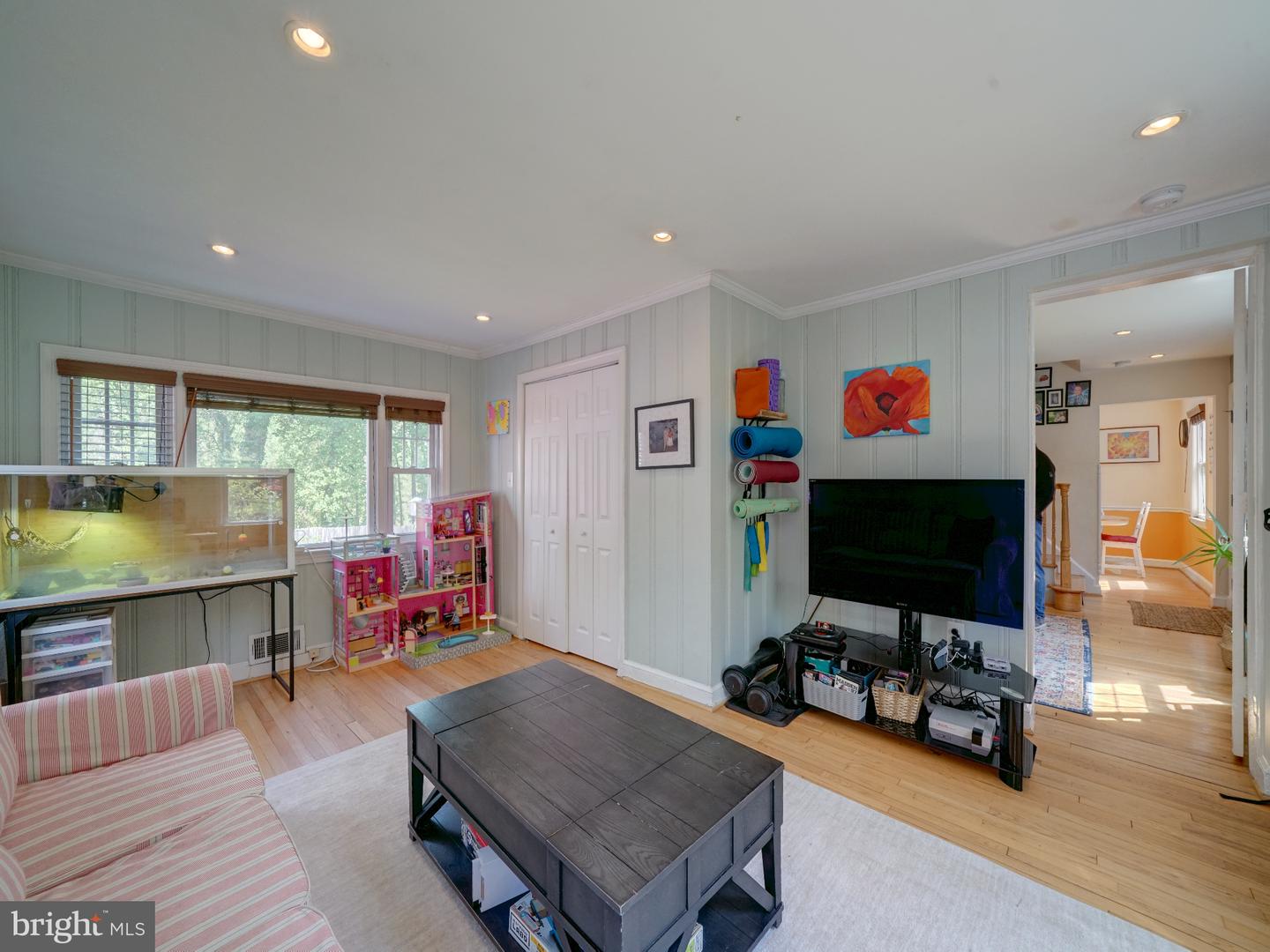 Photo 12 of 45 of 10034 Tenbrook Dr house