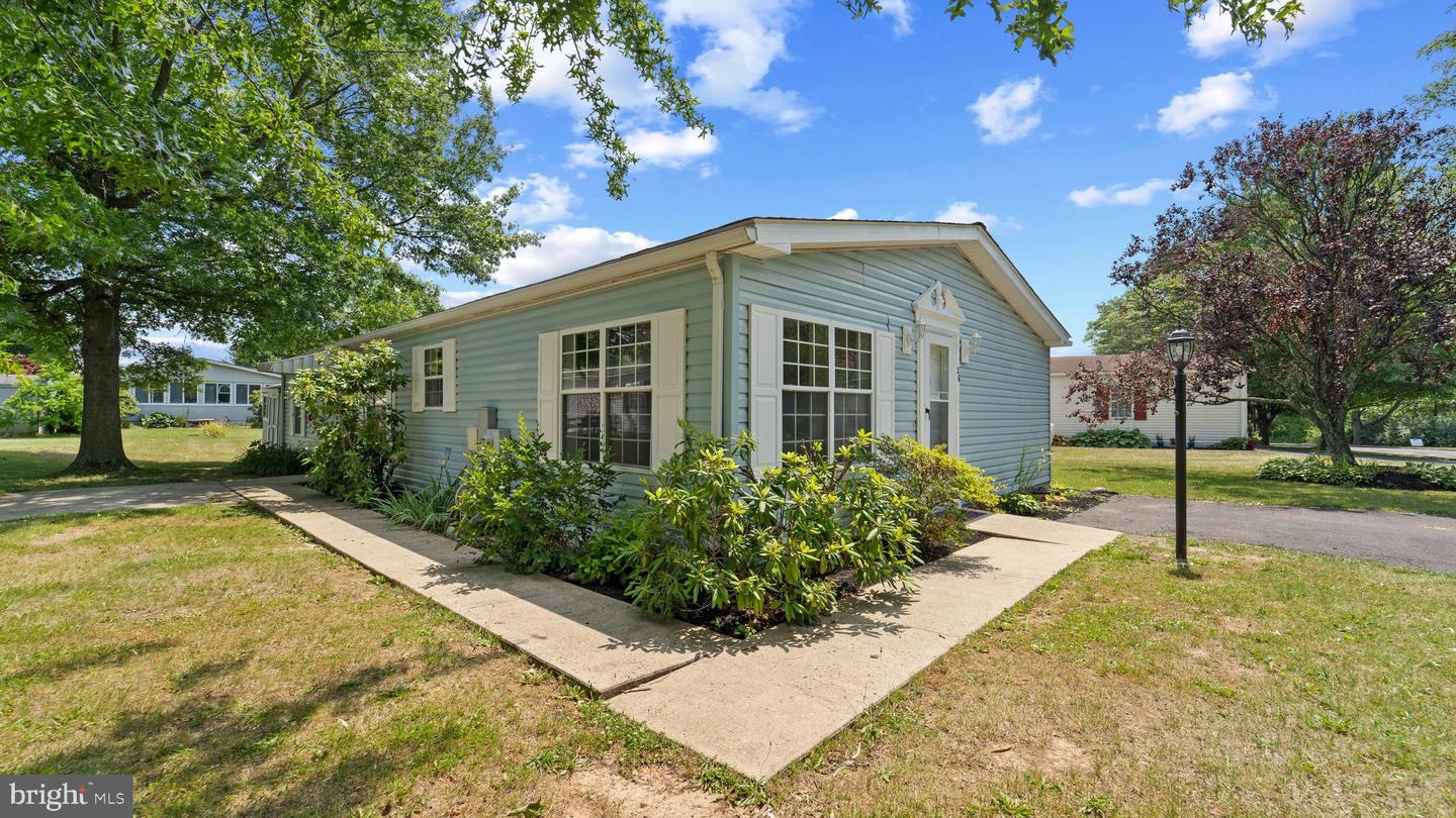 View Sellersville, PA 18960 mobile home