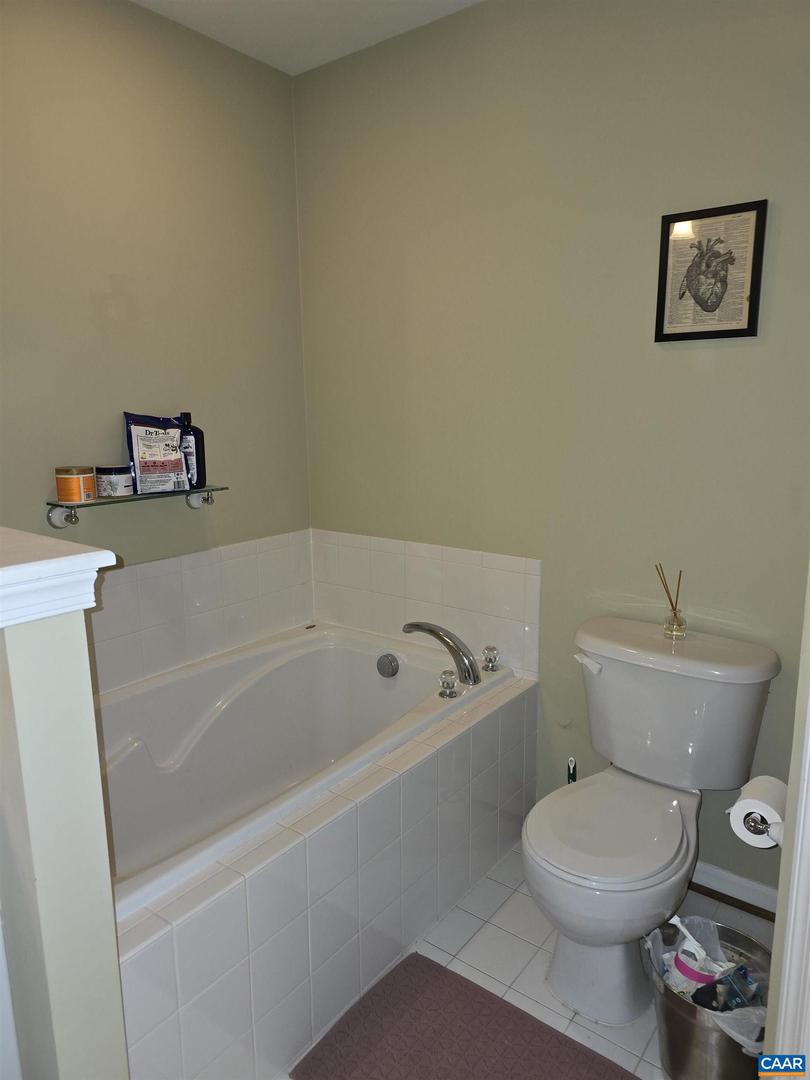 Photo 15 of 26 of 927 Bing Ln townhome