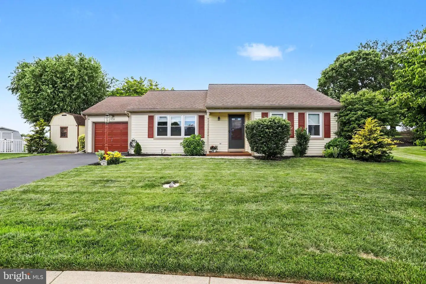 330 Dogwood Lane, New Holland, PA, 17557