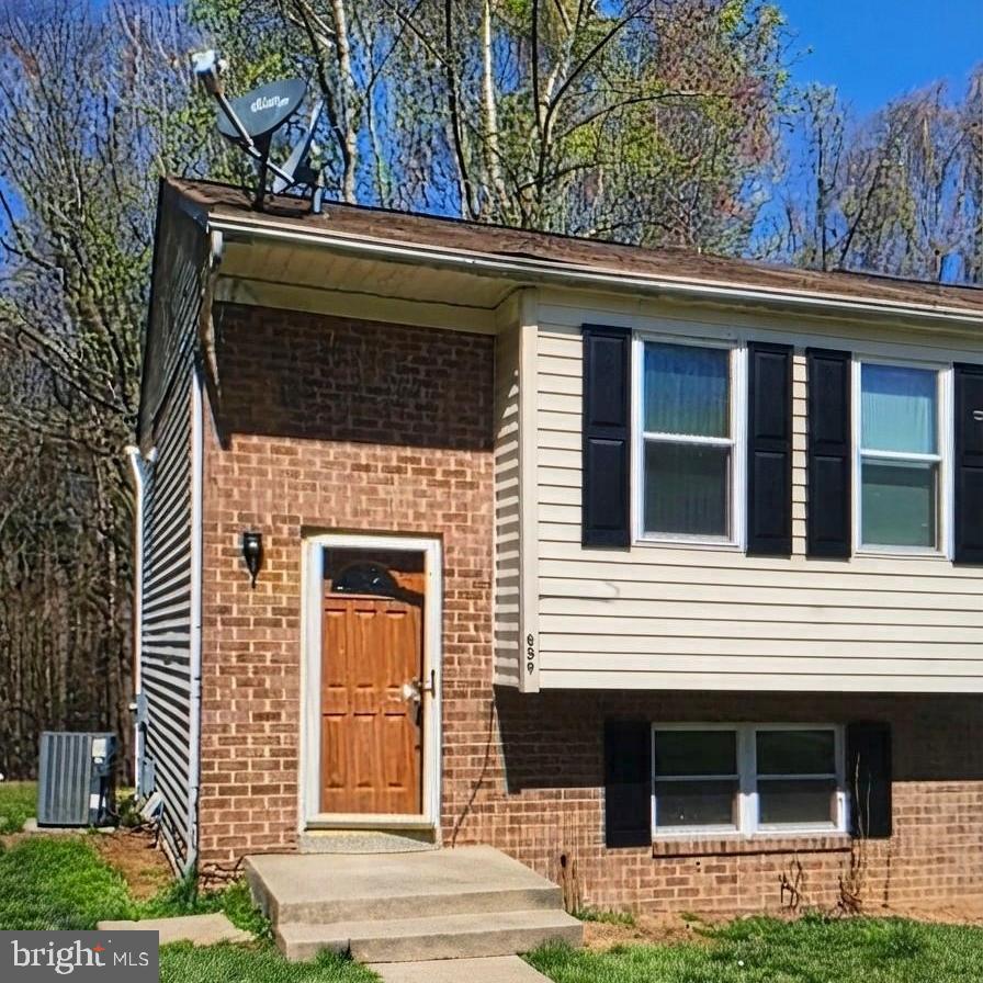 829 Calvert Towne Dr Dr, Prince Frederick, MD, 20678