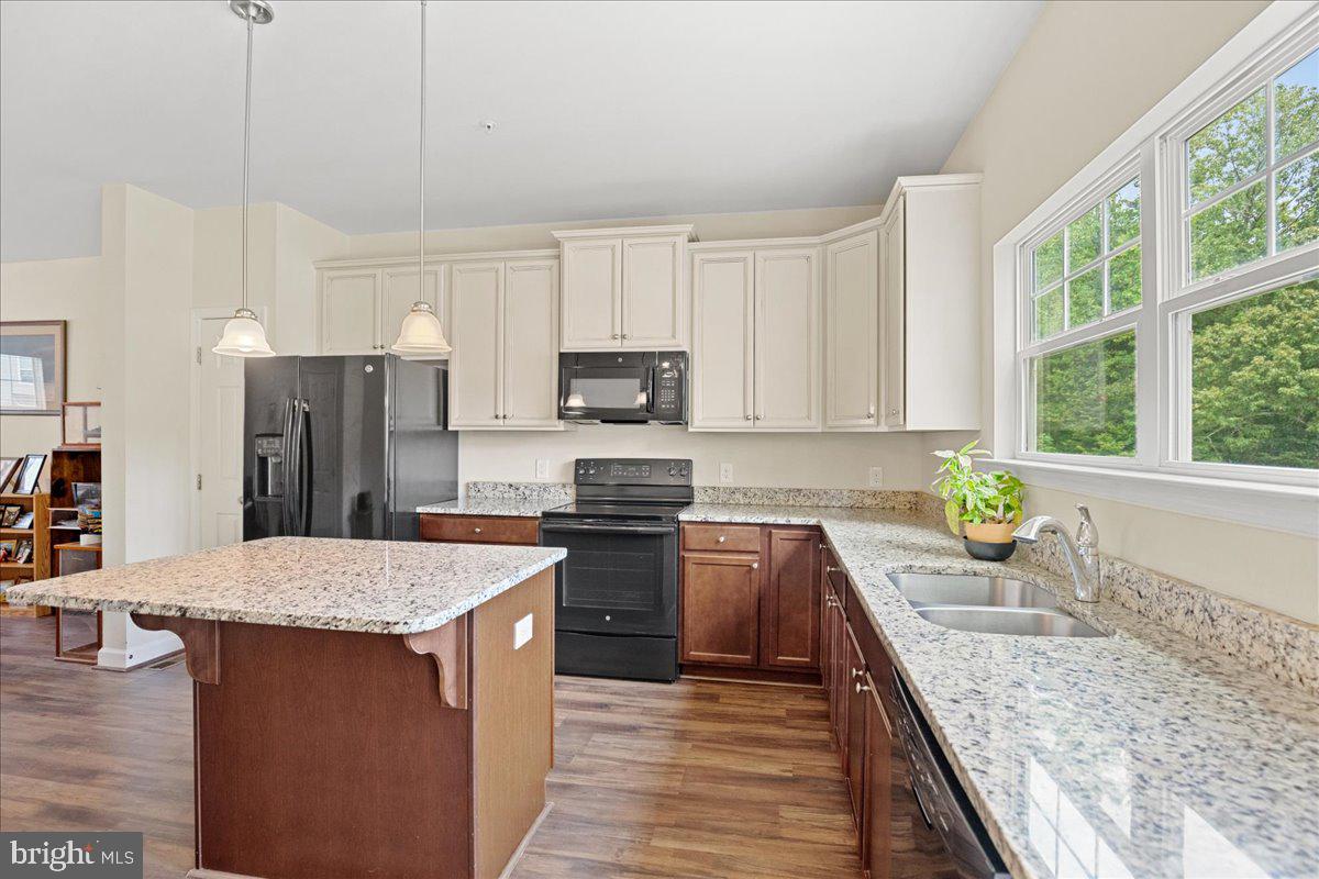Photo 12 of 43 of 524 English Oak Ln townhome