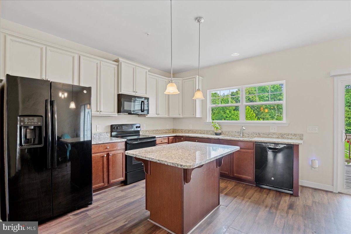 Photo 13 of 43 of 524 English Oak Ln townhome