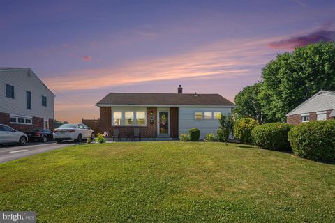 Single Family Residence in Aston PA 2135 Bridgewater ROAD.jpg