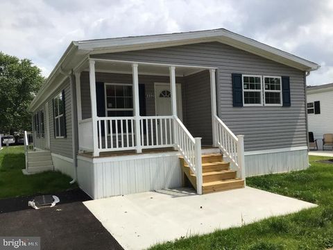 Manufactured Home in Morrisville PA 4332 Dover DRIVE.jpg