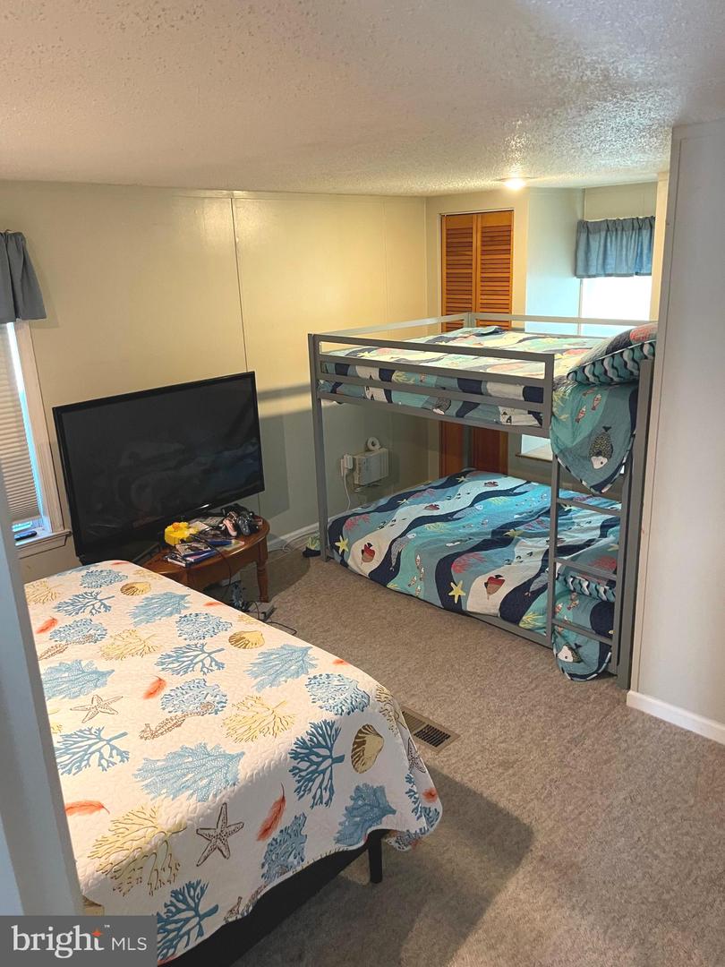 Photo 9 of 17 of 35146 Seahawk Ln #44432 mobile home