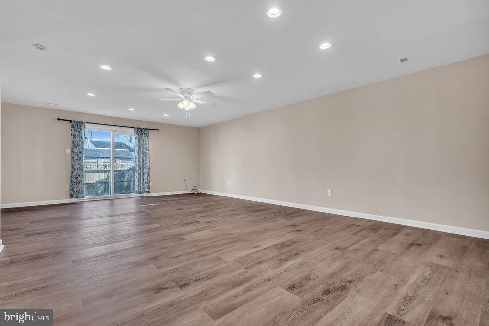 Photo 6 of 29 of 329 Hampshire Dr townhome