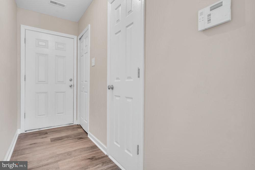 Photo 4 of 29 of 329 Hampshire Dr townhome
