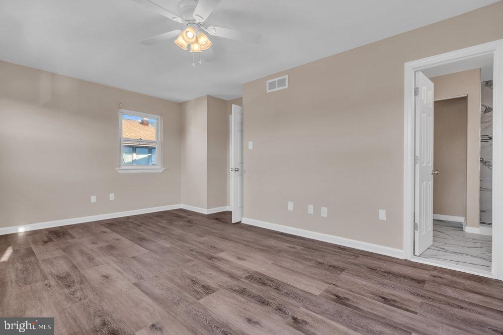 Photo 17 of 29 of 329 Hampshire Dr townhome