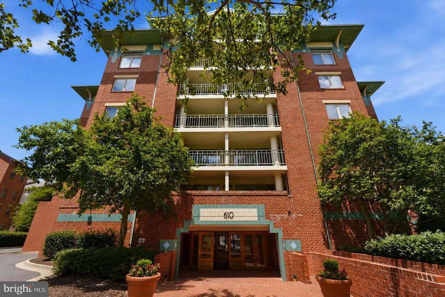 610 N West Street N Unit 105