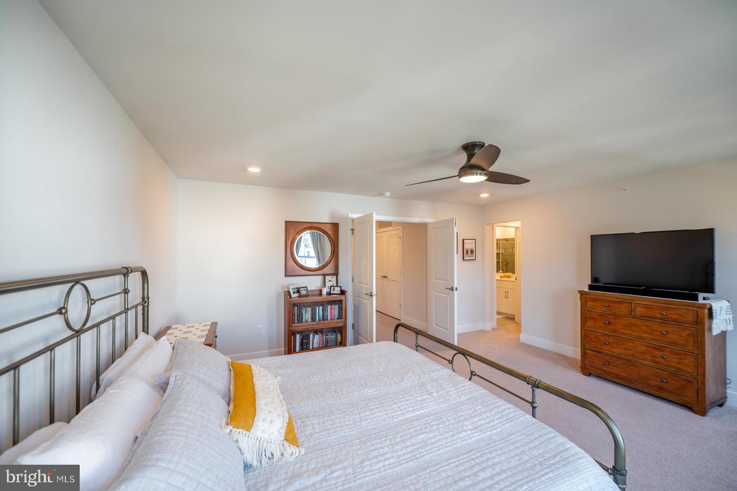 Photo 9 of 27 of 916 Anvil Ct townhome