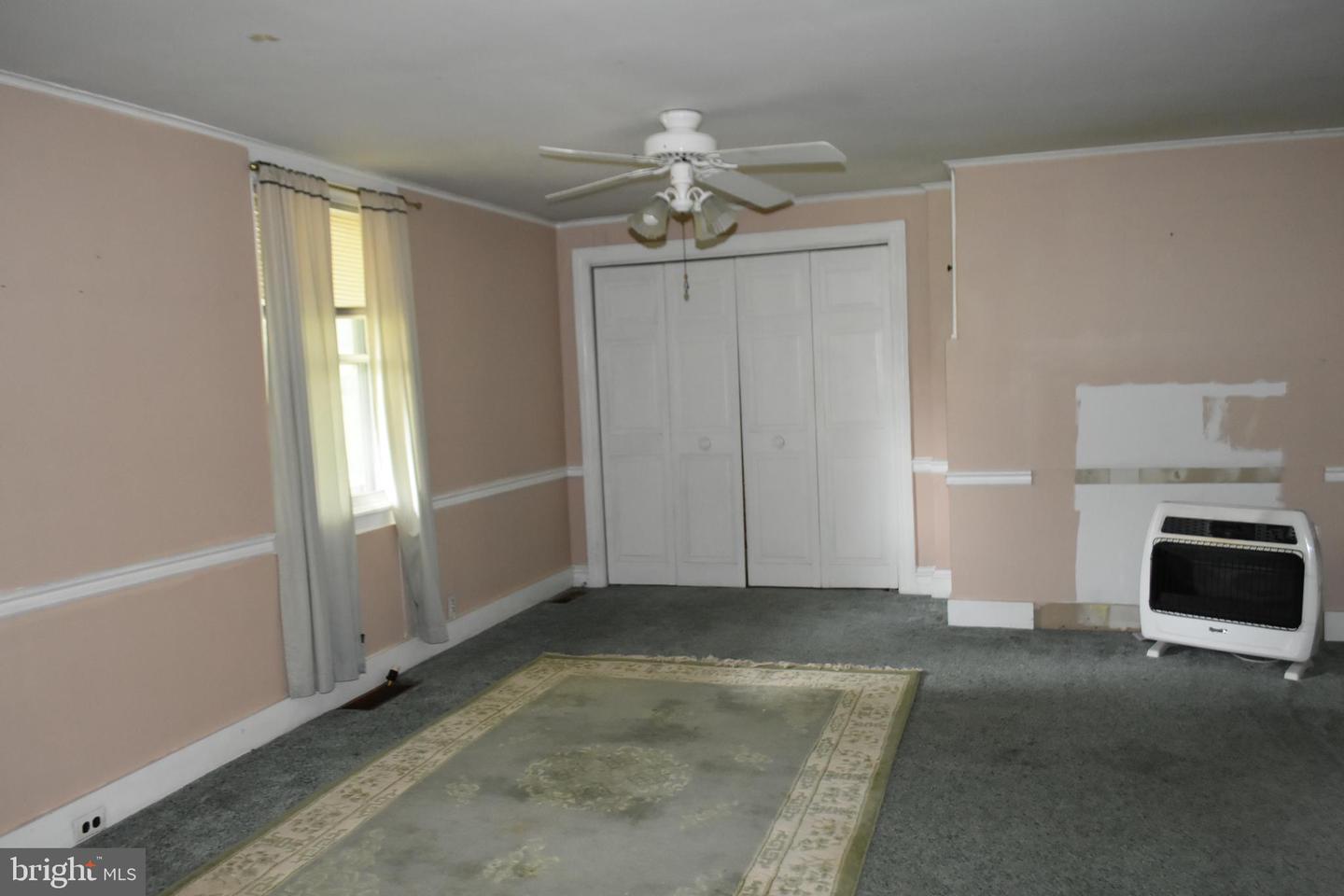 Photo 6 of 20 of 650 South 28th St house