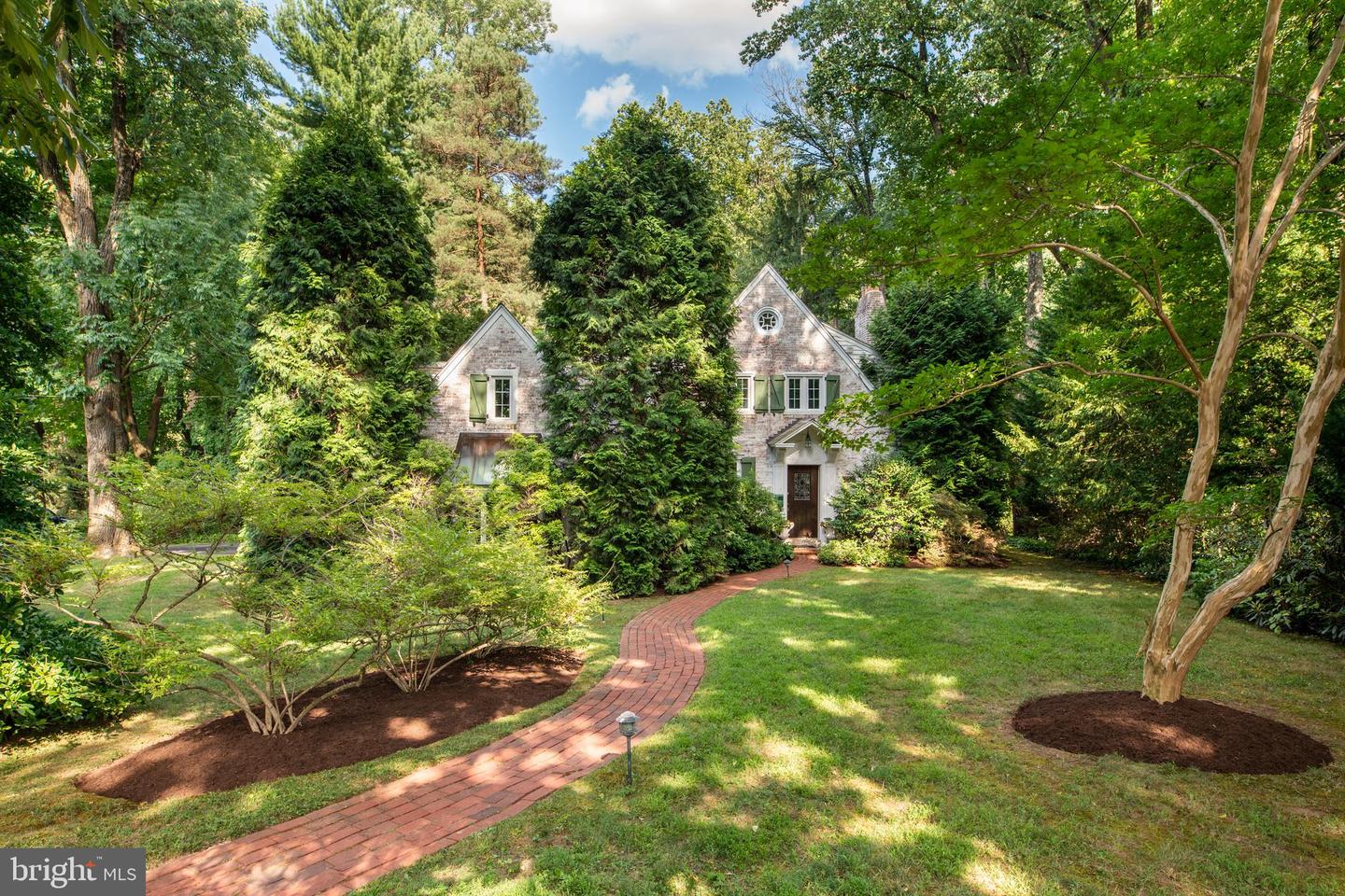 Photo 53 of 63 of 751 Clarendon Rd house