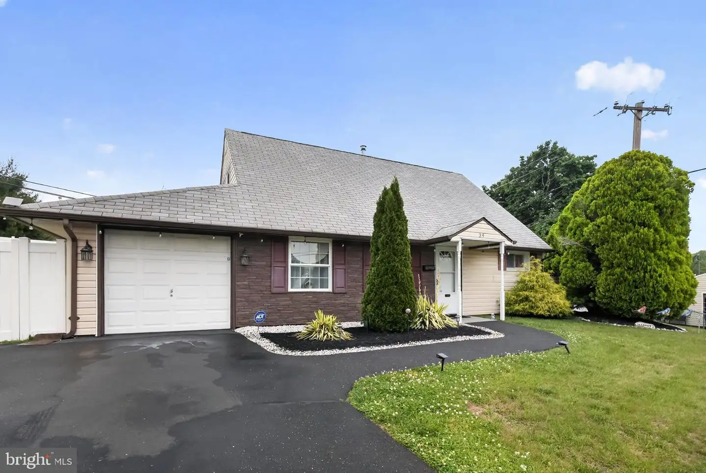 39 Cable Road, Levittown, PA, 19057