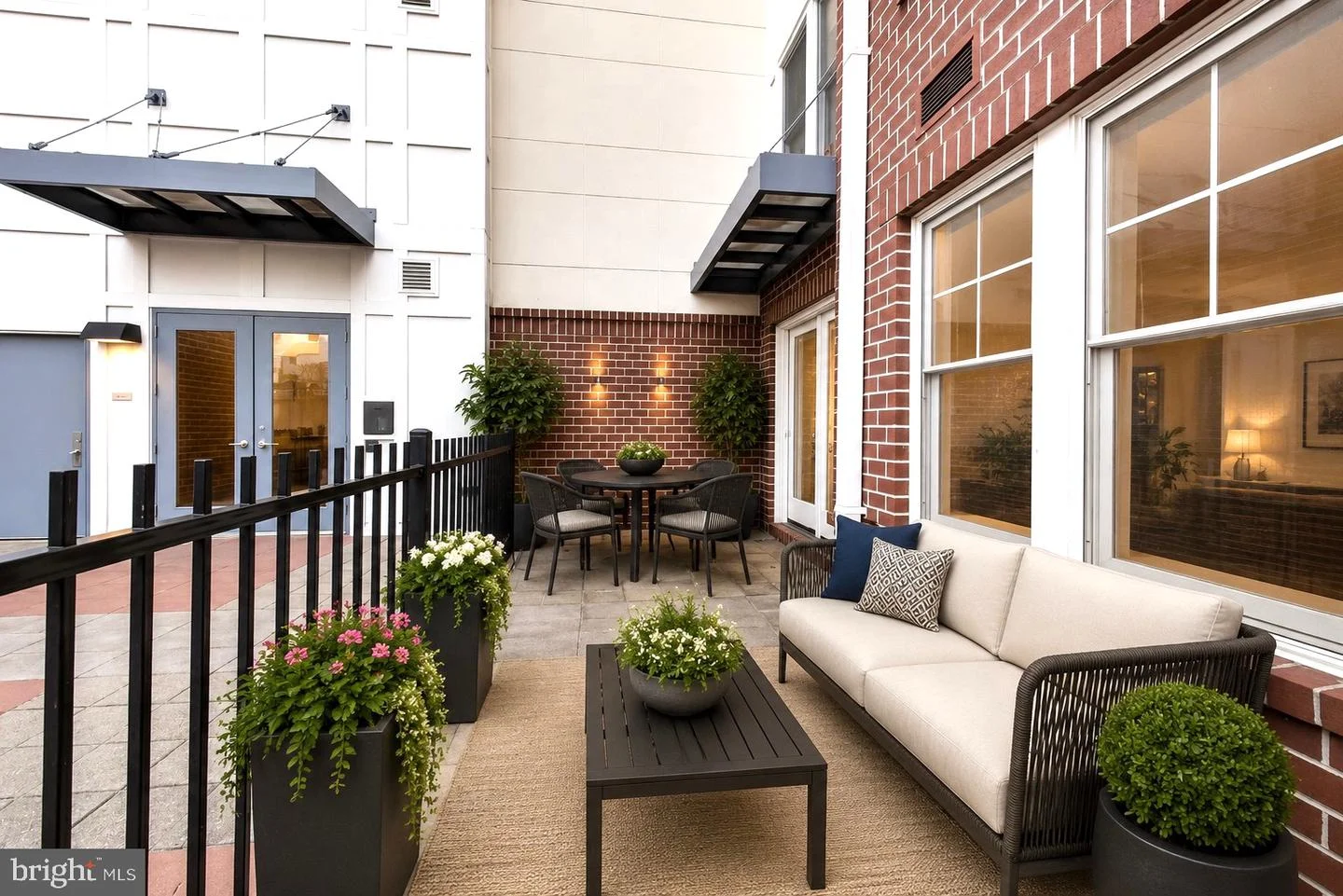 1418 N Rhodes Street Unit B120