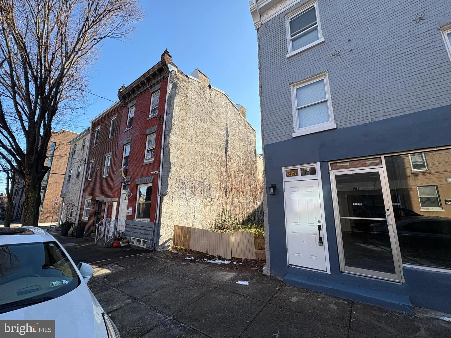 176 W Master Street