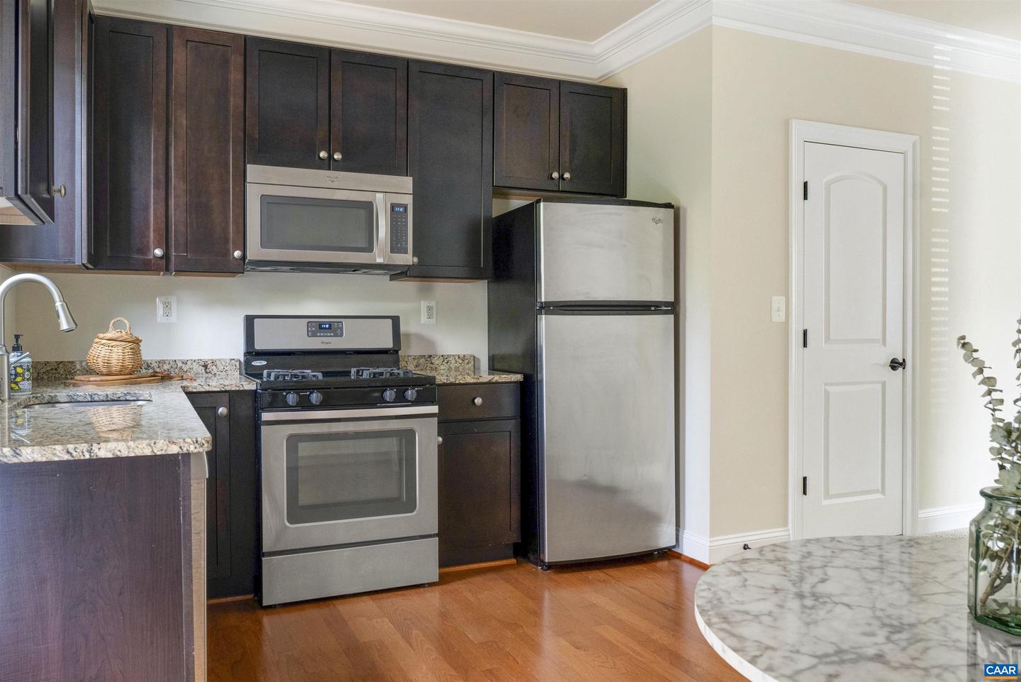 Photo 11 of 29 of 2937 Templehof Ct townhome