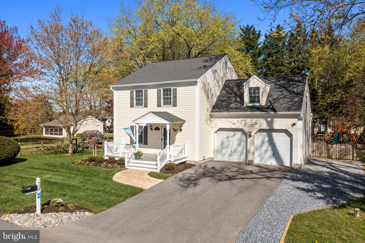 734 Dogwood Ln