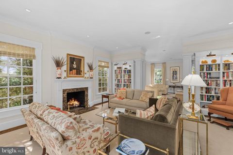 Single Family Residence in Washington DC 4853 Foxhall CRESCENT 11.jpg