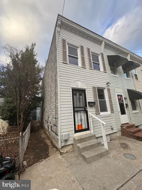 424 Cambria Street