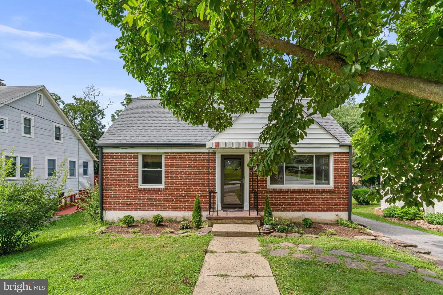 907 Woodsdale Road