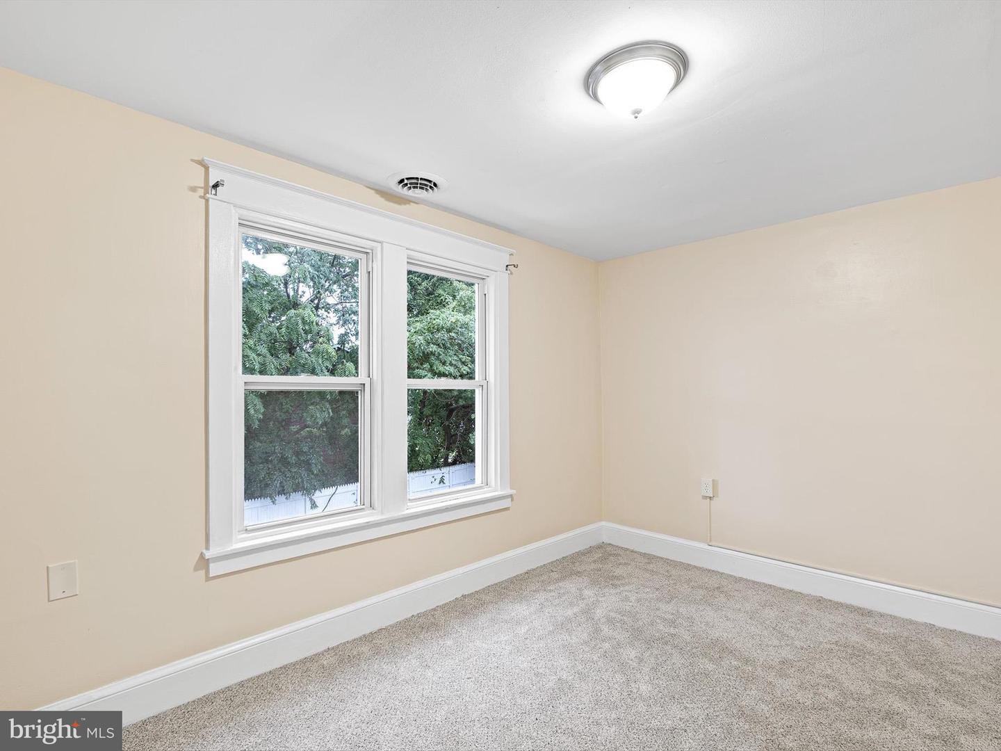 Photo 10 of 20 of 2 Brookview Ave house