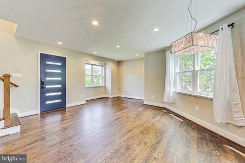 Single Family Residence in Arlington VA 2509 Kenwood STREET 3.jpg