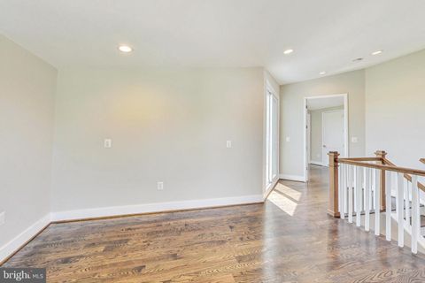 Single Family Residence in Arlington VA 2509 Kenwood STREET 27.jpg