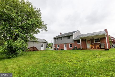 Single Family Residence in Leola PA 63 Rose AVENUE 35.jpg