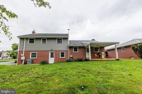 Single Family Residence in Leola PA 63 Rose AVENUE 36.jpg