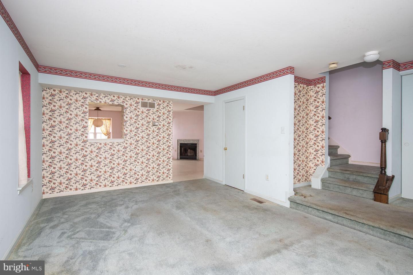 Photo 4 of 27 of 2000 Red Maple Grv townhome