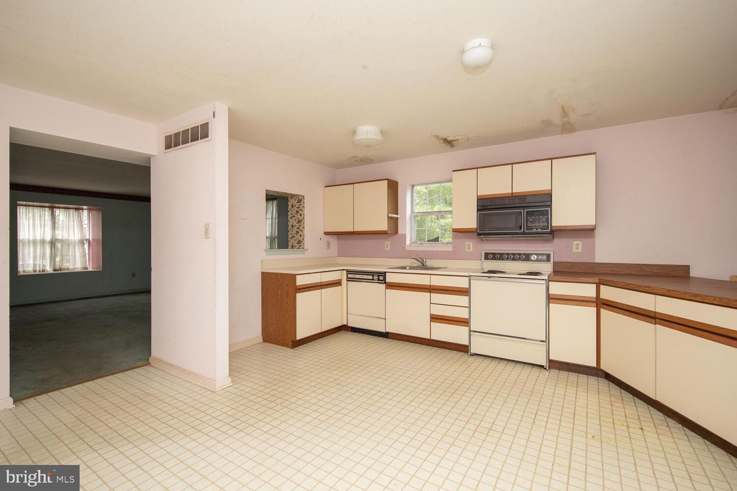 Photo 10 of 27 of 2000 Red Maple Grv townhome
