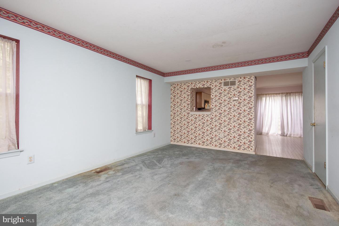 Photo 5 of 27 of 2000 Red Maple Grv townhome